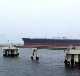 شاهد.. أول صورة لإحدى السفن السعودية التي تعرضت لهجوم في المياه الاقليمية الاماراتية