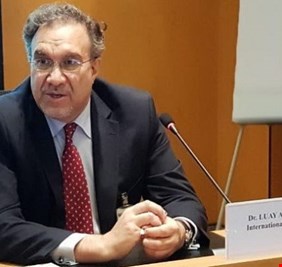 إذا كان الكلام صحيحاً فأمورنا بألف خير .. وزير الكهرباء يبشر العراقيين بعشرين ساعة تجهيز طاقة يومياً رغم حرارة الصيف !
