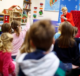 بعد النمسا.. ألمانيا تفكر بحظر الحجاب في المدارس الابتدائية