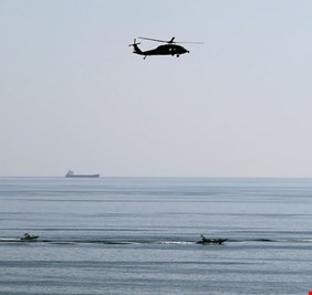 نائب قائد الحرس الثوري الإيراني: جميع السفن في المنطقة تحت سيطرتنا بالكامل