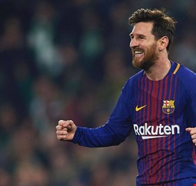 ميسي يحصد جائزة الحذاء الذهبي للمرة السادسة في تاريخه