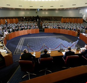 الجزائر تغلق باب الترشح لانتخابات الرئاسة لعدم وجود مرشحين