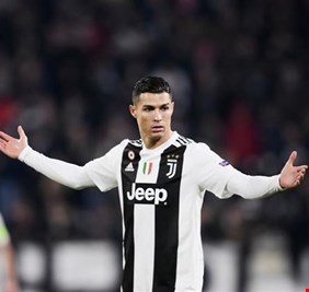 رونالدو يستسلم أمام العجوز الإيطالي