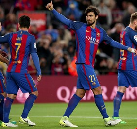 عرض إنجليزي جديد للاعب وسط برشلونة