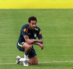 برشلونة يبدأ مفاوضات استعادة نيمار