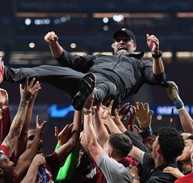 بكنباور يتمنى رؤية كلوب في 