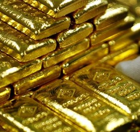 تماسك أسعار الذهب قرب أعلى مستوى له في ثلاثة أشهر