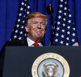 ترامب يعلّق الحرب التجارية مع المكسيك إثر التوصل لاتفاق حول الهجرة