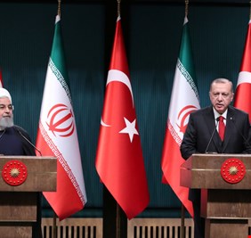 أردوغان وروحاني يتفقان على تعزيز التعاون لتسوية الأزمات في دول إسلامية