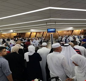 معتمرون عراقيون عالقون بالسعودية والخارجية تبين الاشكال