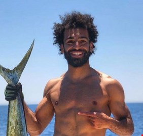 صلاح يقع في المحظور!