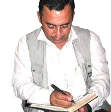 بالكصّه.. إلى.. موظف كبير في وزارة الشباب والرياضة! ساقي ألـ(مكطومة) أشرف منك، وقلمي المسلول بوجوهكم لم يقطع أرزاق الفقراء كما فعلتم انتم !