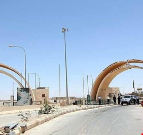 بالصور “حماية للمنتج الوطني”  الكمارك تحرق شحنة ألبان قادمة من الأردن
