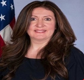 ترامب يرشح عراقية تتحدث تسع لغات لشغل منصب سفيرة امريكا في بلغاريا .. فمن هي ؟