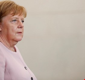 ميركل تؤكد معارضتها قيام دولة كردية في العراق