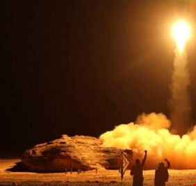 الحوثيون يقصفون محطة كهرباء جنوبي السعودية ويتوعدون بـ