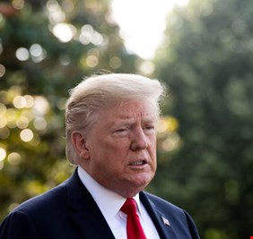 ترامب: إيران ربما أسقطت الطائرة المسيرة الأمريكية بالخطأ