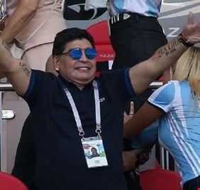 مارادونا ينفي شائعات إصابته بالزهايمر