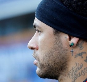 مانشستر يونايتد يرفض التخلي عن بوغبا مقابل نيمار