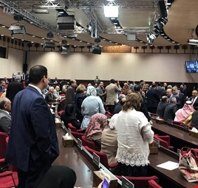 بعد ظهور فيديوات تكشف حالة “الارتباك”: الخربيط يفسّر “الحيرة” تجاه مرشحة الخنجر