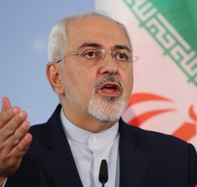 ظريف يتهم بولتون بالتآمر من أجل الحرب على إيران