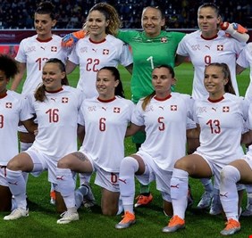 اختفاء إسماعيلي مهاجمة منتخب سويسرا في بحيرة إيطالية