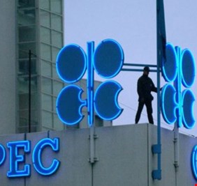 أوبك توافق على تمديد خفض الإنتاج لمدة 9 أشهر