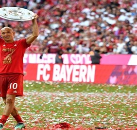 رسميا.. آريين روبن يضع حدا لمسيرته الكروية