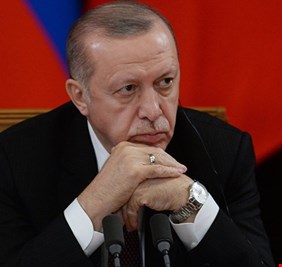 أردوغان يقيل محافظ البنك المركزي