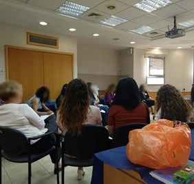 بالصور... عراقيات في زيارة الى اسرائيل !