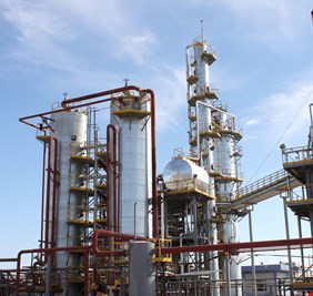 إن لم يكن هذا فساداً ..كيف سيكون الفساد ؟ معمل شوان يربح ١٠٠ مليون دولار شهرياً عن أسفلت غير موجود !