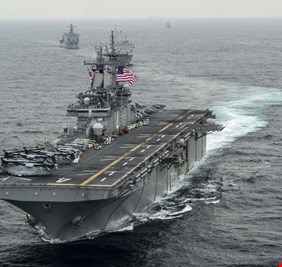 ترامب يعلن تدمير سفينة أمريكية لطائرة مسيرة إيرانية فوق مضيق هرمز