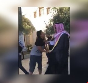 إسرائيل تعتقل مقدسيين وتبعد فتى عن الأقصى عقابا على مهاجمة مدون سعودي