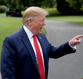 ترامب يطالب بتغيير صفة الإمارات وقطر والكويت لمنعها من حصد فوائد 