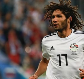 والد نجم منتخب مصر النني يكشف تفاصيل قصة جثة مجهولة بمنزل ابنه