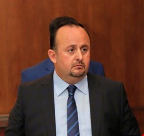 وزارة الشباب والرياضة تقتحم مقر الاتحاد العراقي للسباحة وإعتداء شخصي سافر على رئيس الاتحاد سرمد عبدالاله