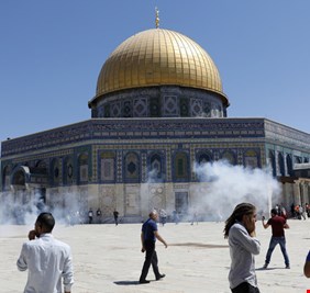 مجموعات من المستوطنين تعاود اقتحام المسجد الأقصى للمرة الثالثة بحماية الشرطة الإسرائيلية