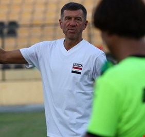 الاتحاد العراقي ينفي إقالة المدرب السلوفيني من تدريب المنتخب