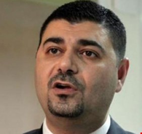 الملا يخاطب الصدر : كفى تبادل للأدوار بينك وبين كتلتك