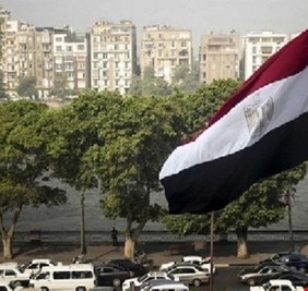 مطرب مصري مشهور يعلن إصابته بمرض خبيث