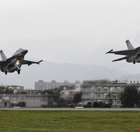 صفقة سلاح أمريكية لزبون آسيوي قد تؤجج أزمة واشنطن مع بكين