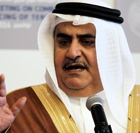 وزير الخارجية البحريني يبرر قصف الحشد الشعبي: ندافع عن أنفسنا!