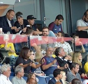 إشارة جديدة وقوية على قرب انضمام نيمار إلى برشلونة