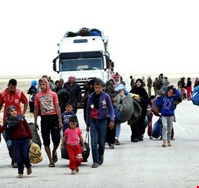 استعدادات لإجلاء دفعة كبيرة من النازحين السوريين عن مخيم الركبان