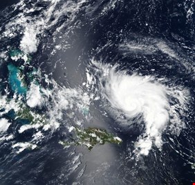 دوريان يزداد قوة ويقترب من فلوريدا