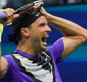 مفاجأة مدوية في أمريكا المفتوحة.. ديميتروف يطيح بفيدرر