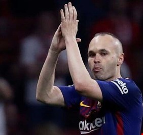 إنييستا يستعيد ذكريات الماضي ويروي قصة مؤثرة