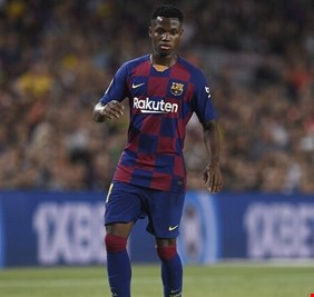 نجم برشلونة الصاعد فاتي يختار المنتخب الذي سيلعب له