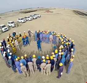 اهانات بريطانية لنساء عراقيات تفجر غضباً بشركة في البصرة وموظف يؤكد   اعتقال 220 من العاملين