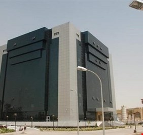صولة على “الجيوب” وحقائب النساء.. عقوبات لـ 16 موظفاً “تمردوا” على وزير الإسكان!